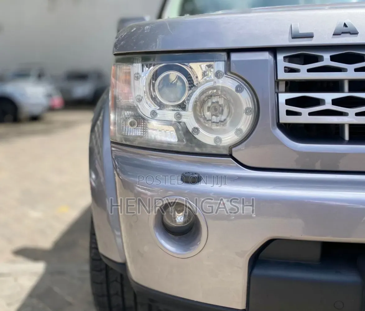 Land Rover Discovery 2011 Gray