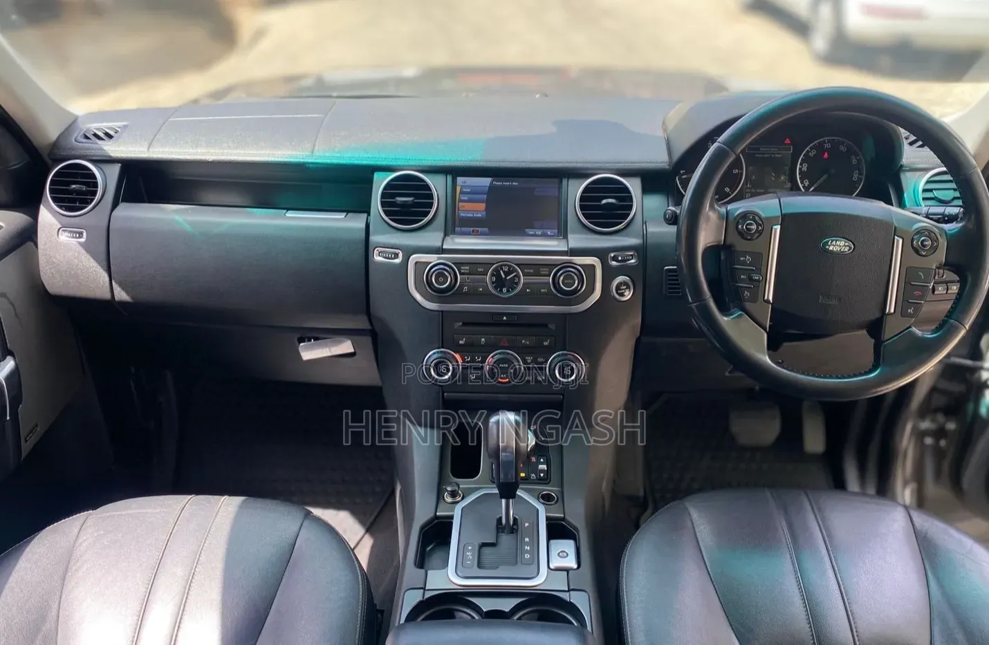 Land Rover Discovery 2011 Gray