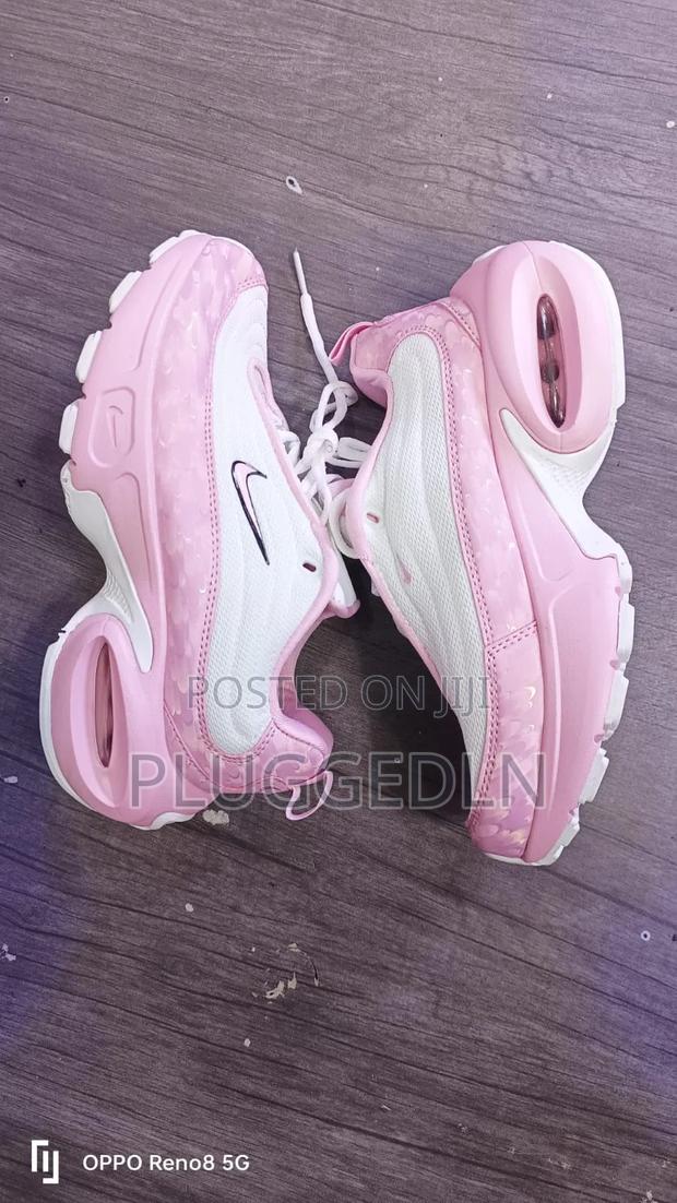 Nike Air Max Portal Sneaker in Pink