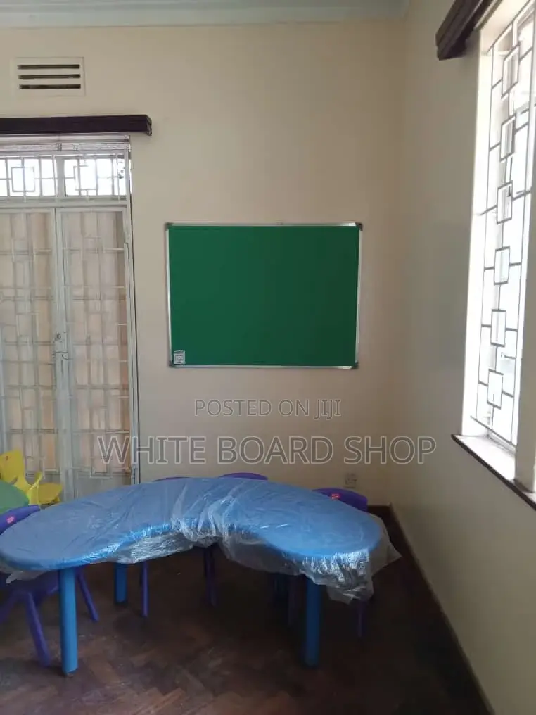Office Pin Board – Durable Professional Display Solution