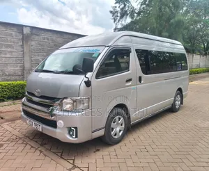 Toyota HiAce 2017 Silver