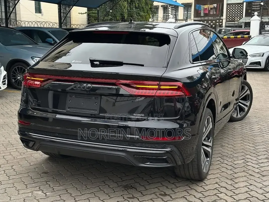 Audi Q8 2022 Matt Black