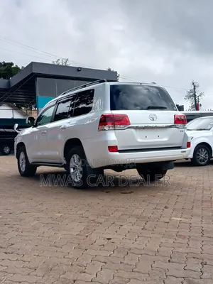 Toyota Land Cruiser 2020 White
