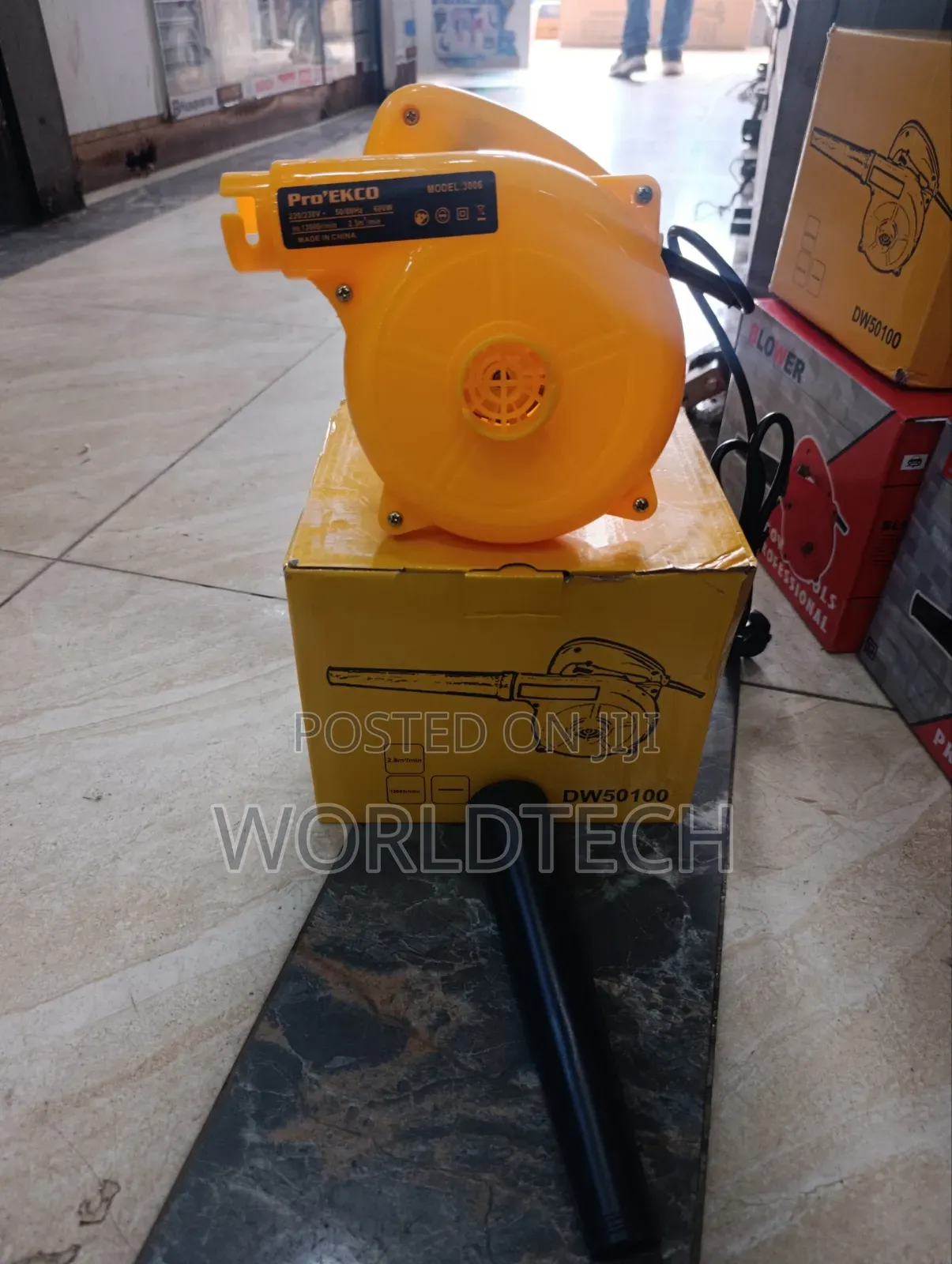 1500 Watts Affordable Dust Blower/1500 Watts Electric Blower