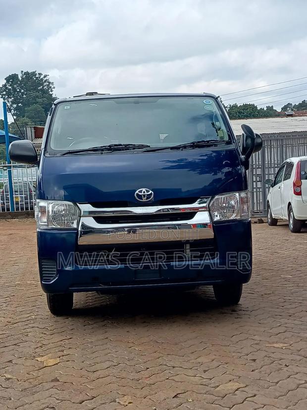 Toyota HiAce 2019 - thumbnail 2