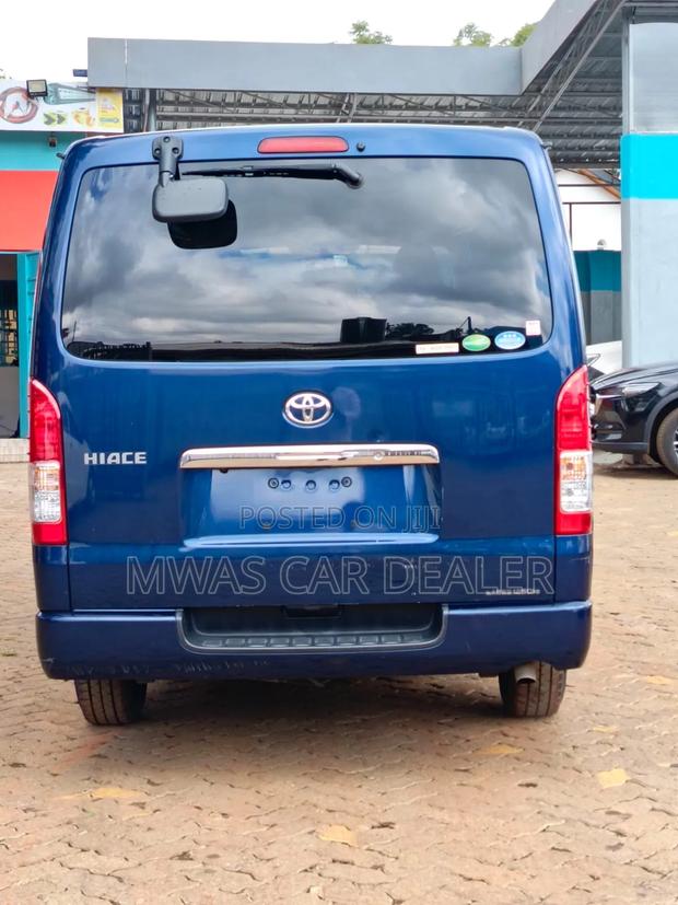 Toyota HiAce 2019 - thumbnail 4