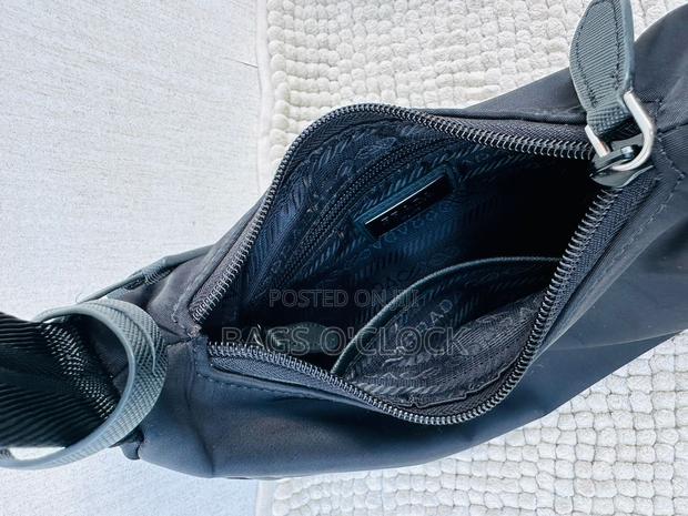 Prada Re-Edition 2000 Nylon Mini-Bag - Black (Pre-Owned) - thumbnail 3