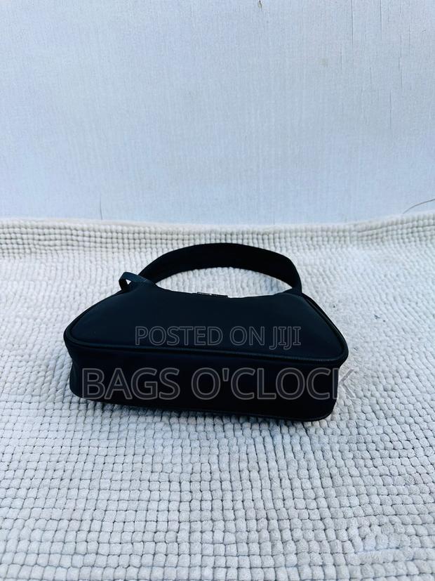Prada Re-Edition 2000 Nylon Mini-Bag - Black (Pre-Owned) - thumbnail 4