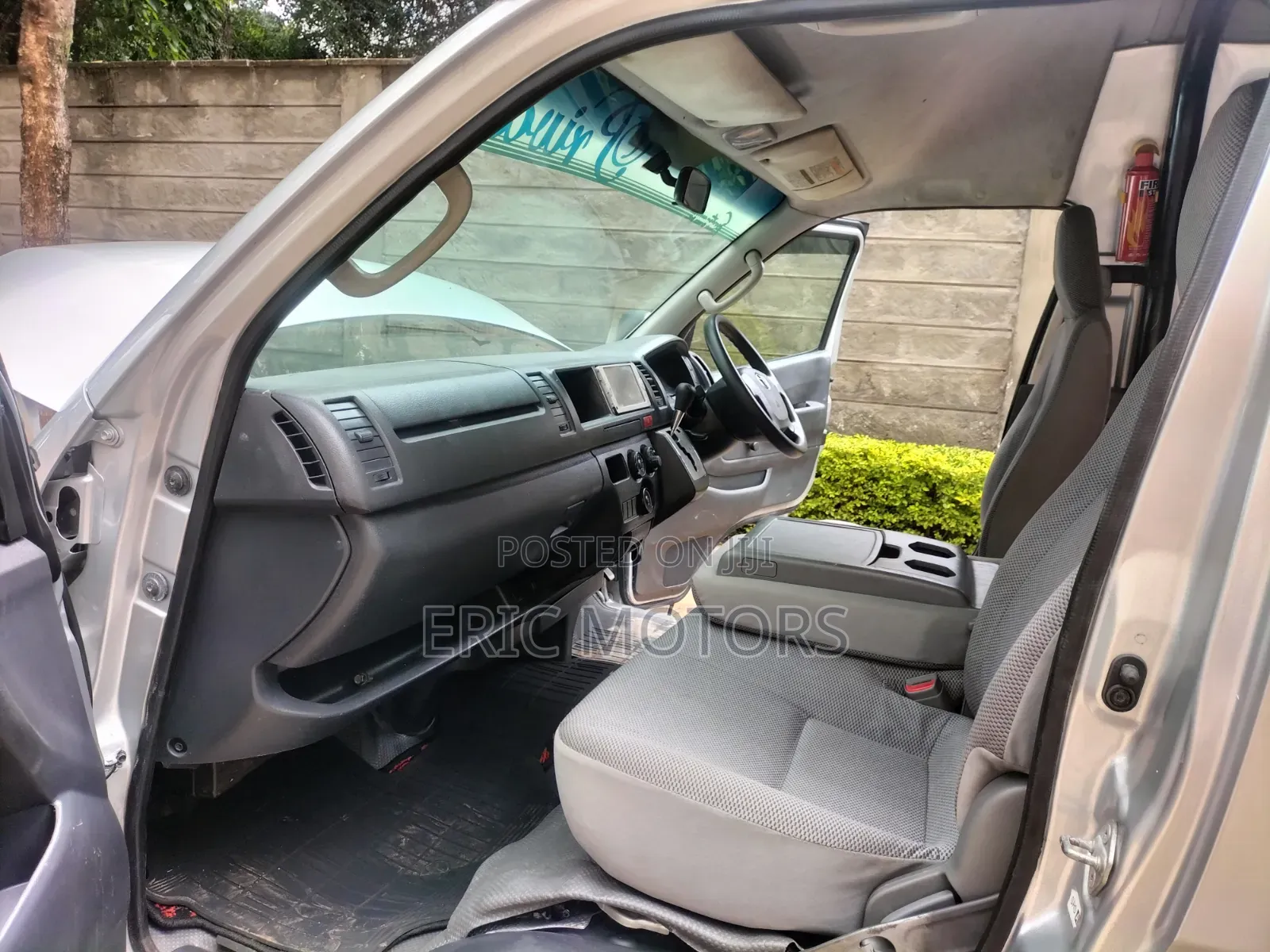 Toyota Grand HiAce 2016 Silver