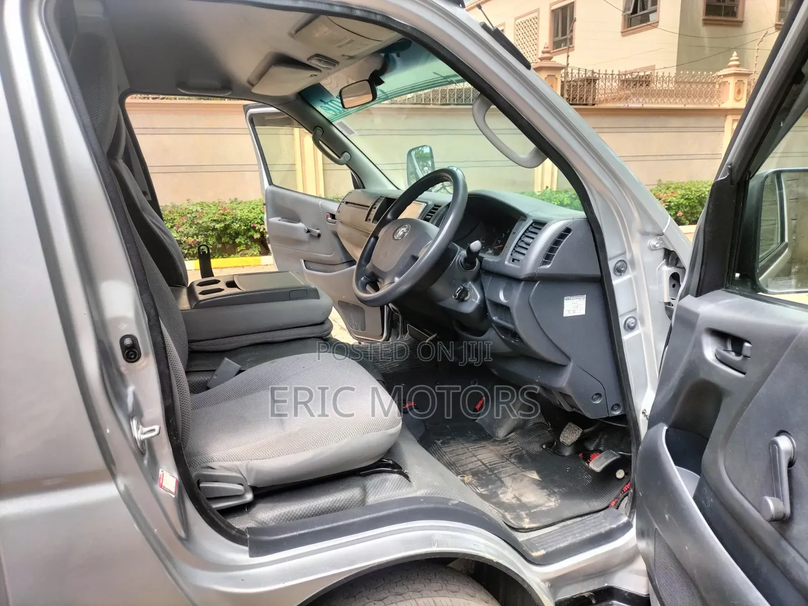 Toyota Grand HiAce 2016 Silver