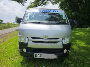 Toyota HiAce 2012 Silver