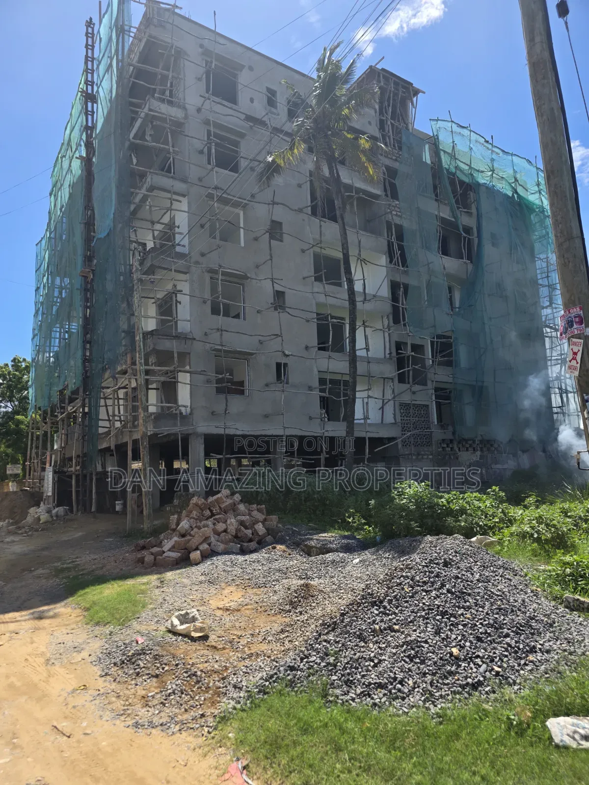 3bdrm Penthouse in Mombasa, Mtwapa for sale