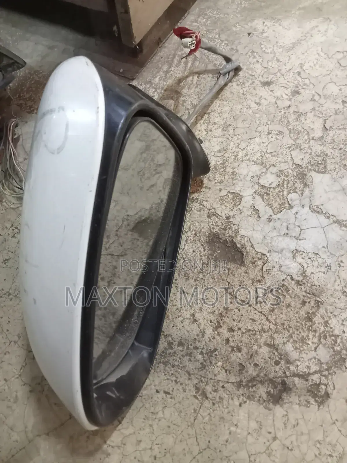 Sidemirror Ractis 2012