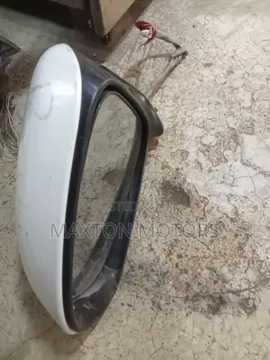 Sidemirror Ractis 2012