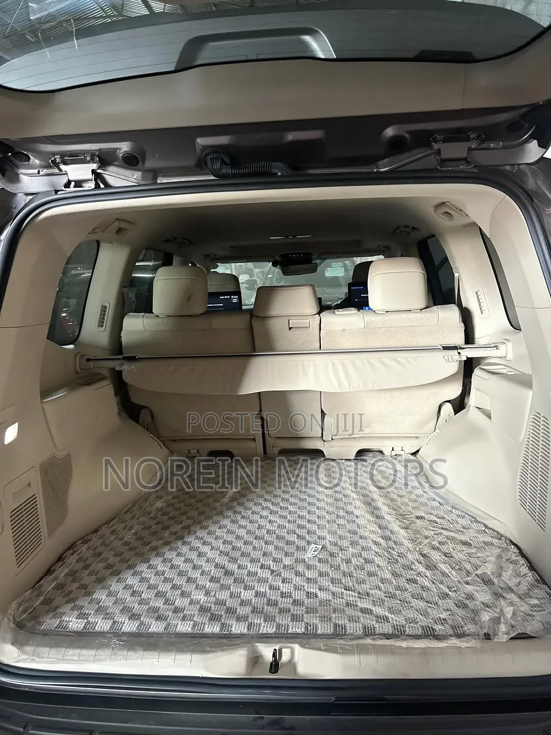 Toyota Land Cruiser 2023
