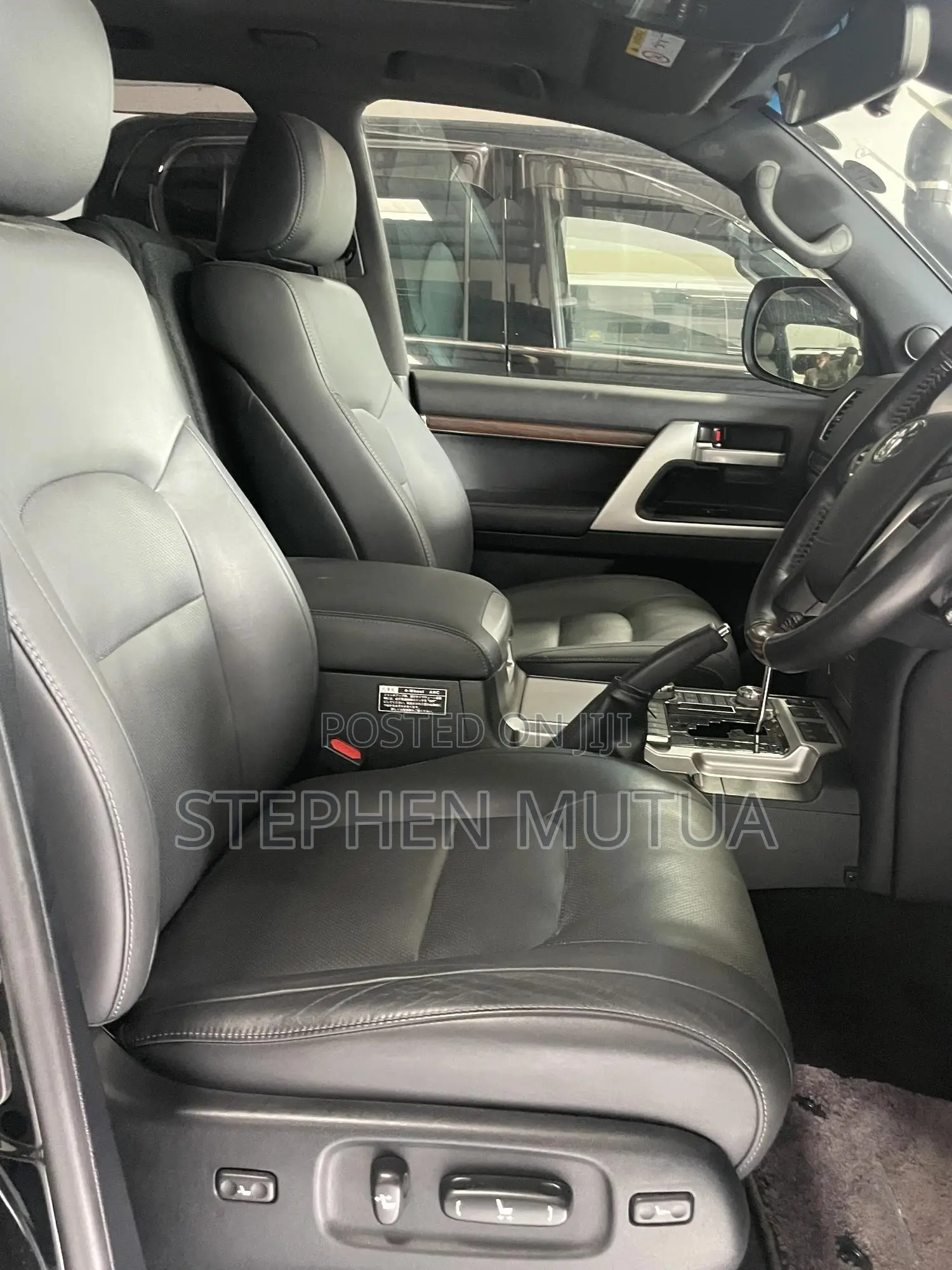 Toyota Land Cruiser 4.6 V8 ZX 2020 Black