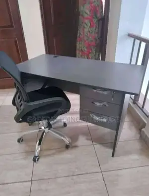Backed Mesh Chair With Grey Desk
