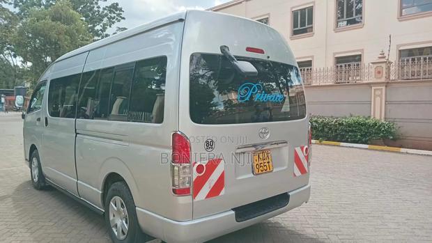 Toyota HiAce 2018 Silver - thumbnail 5