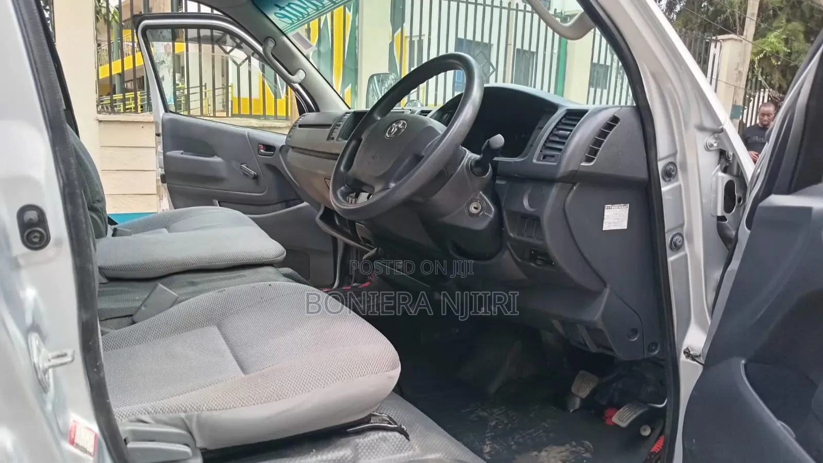 Toyota HiAce 2018 Silver