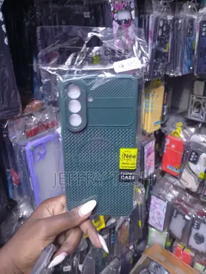 Dark Green Protective Phone Case for the Samsung Galaxy S24.