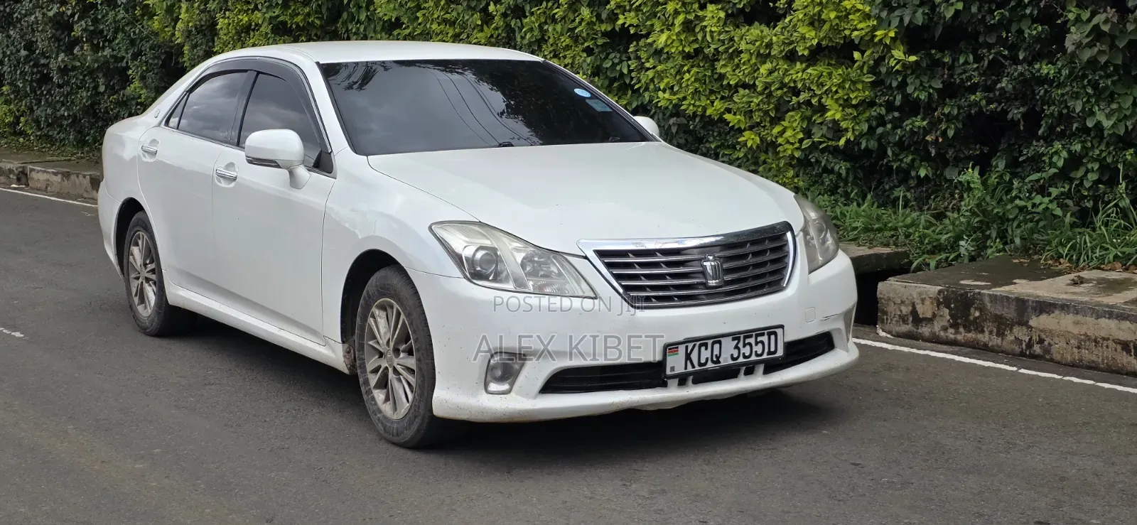Toyota Crown 2012 White