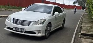 Toyota Crown 2012 White