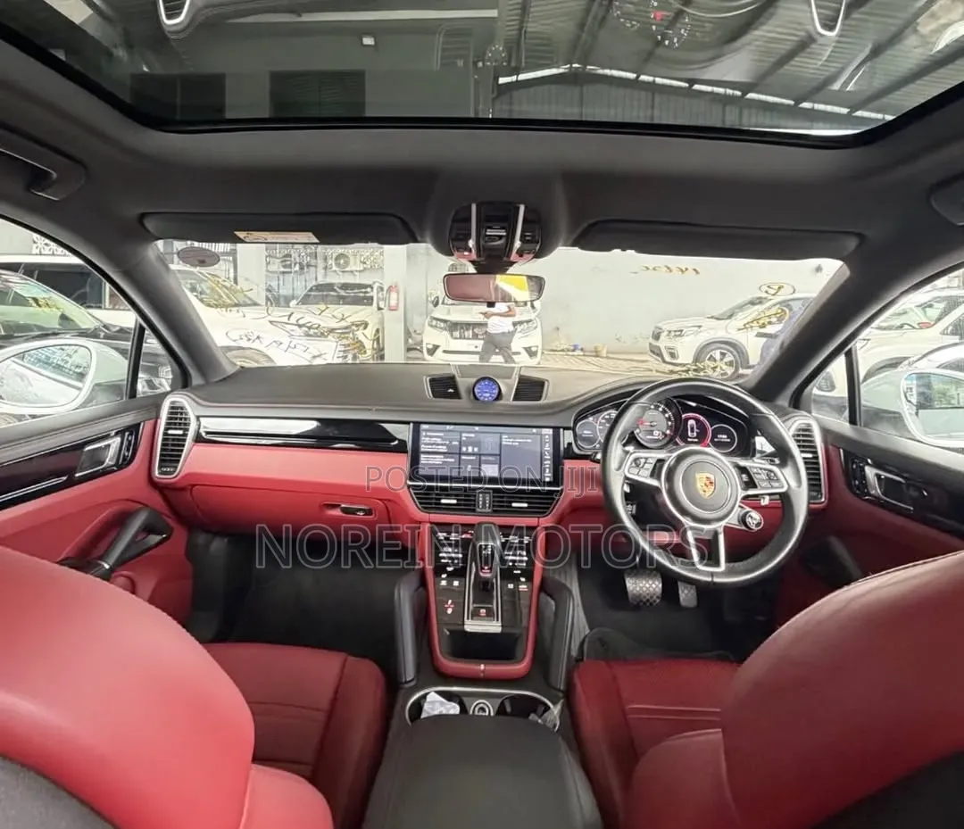 Porsche Cayenne 2021 White