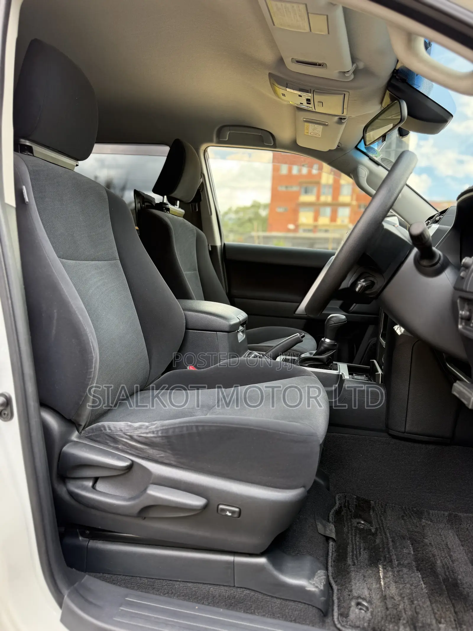 Toyota Land Cruiser Prado 2.7 2019 White