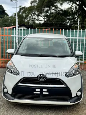 Toyota Sienta 2018 White