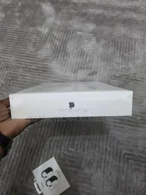 New Laptop Apple MacBook Pro M1 16GB Apple M1 Pro SSD 512GB