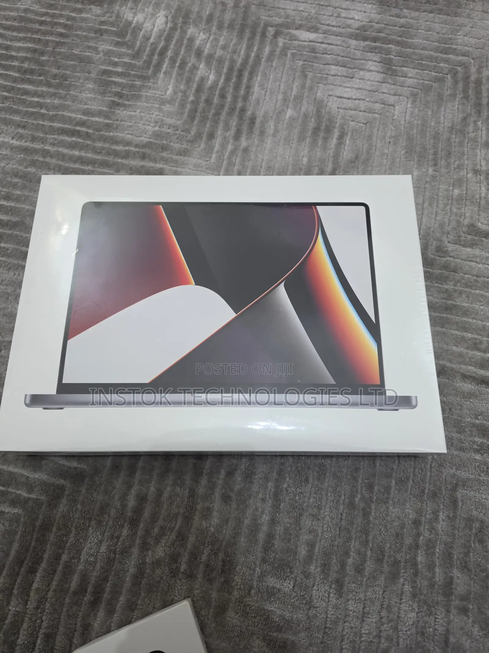 New Laptop Apple MacBook Pro M1 16GB Apple M1 Pro SSD 512GB