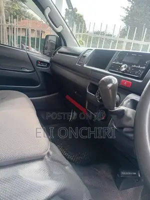 Toyota HiAce 2019 White