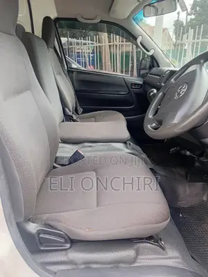 Toyota HiAce 2019 White