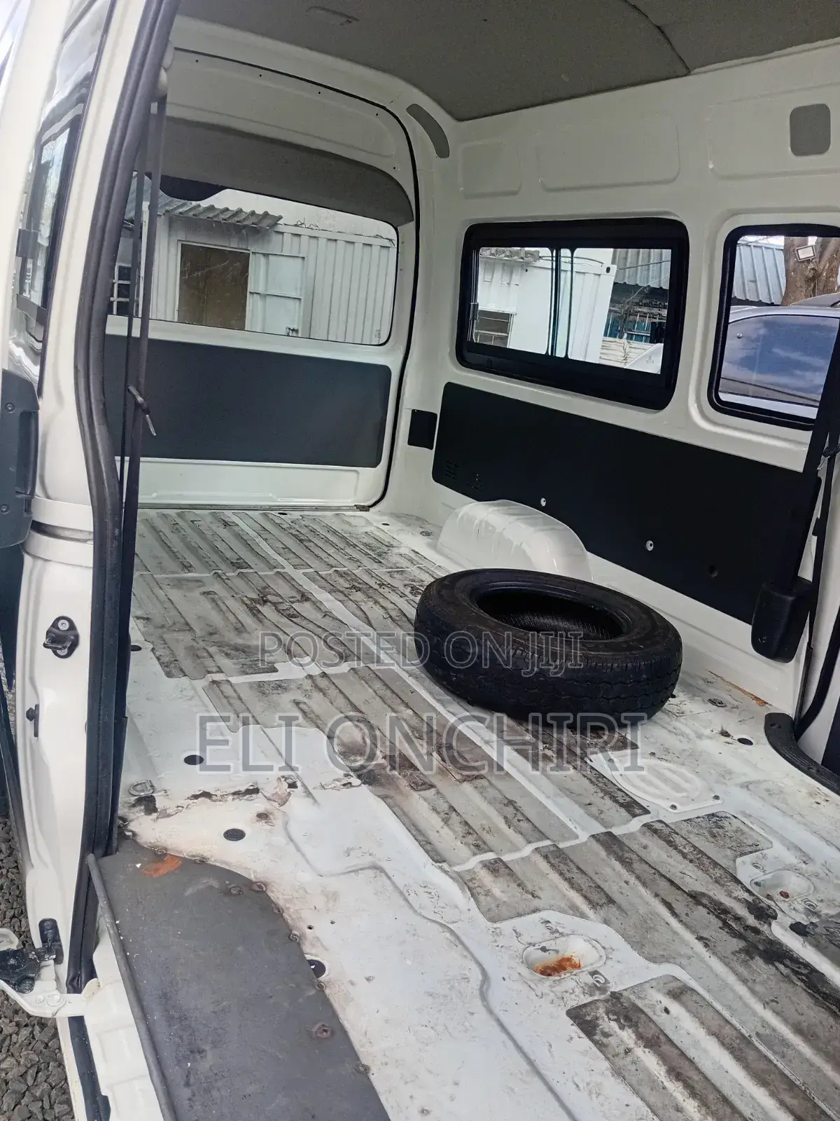 Toyota HiAce 2019 White