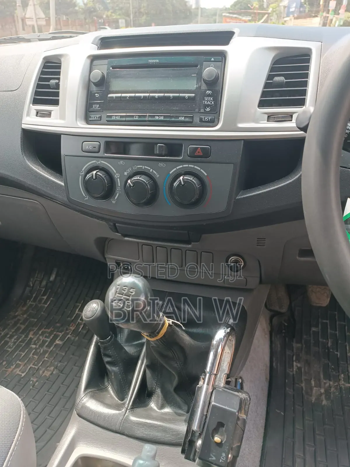 Toyota Hilux 2012 White