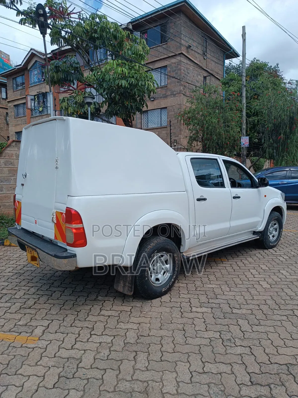 Toyota Hilux 2012 White
