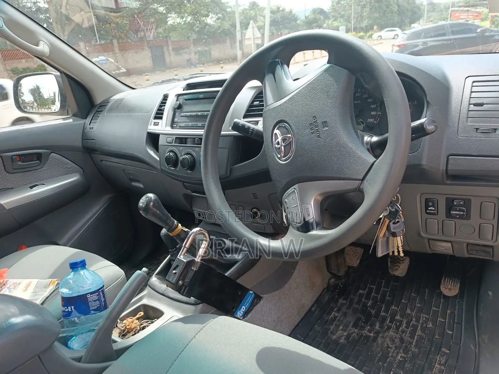 Toyota Hilux 2012 White