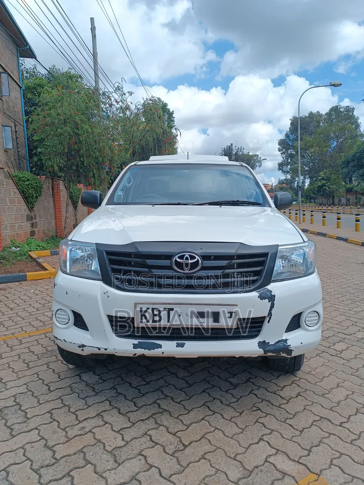 Toyota Hilux 2012 White