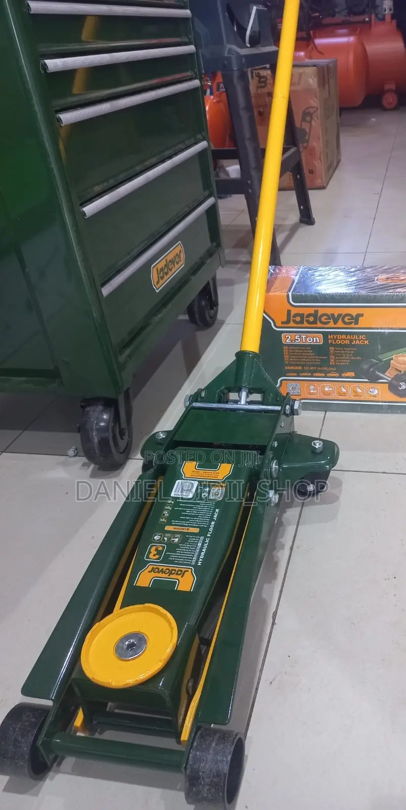 Jadever Hydraulic Floor Jack 2.5ton