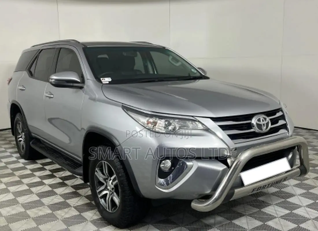 Toyota Fortuner 2019 Silver