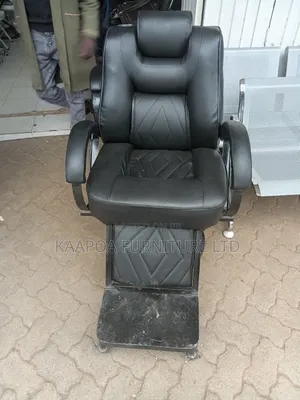 Kinyozi Revliner Seat