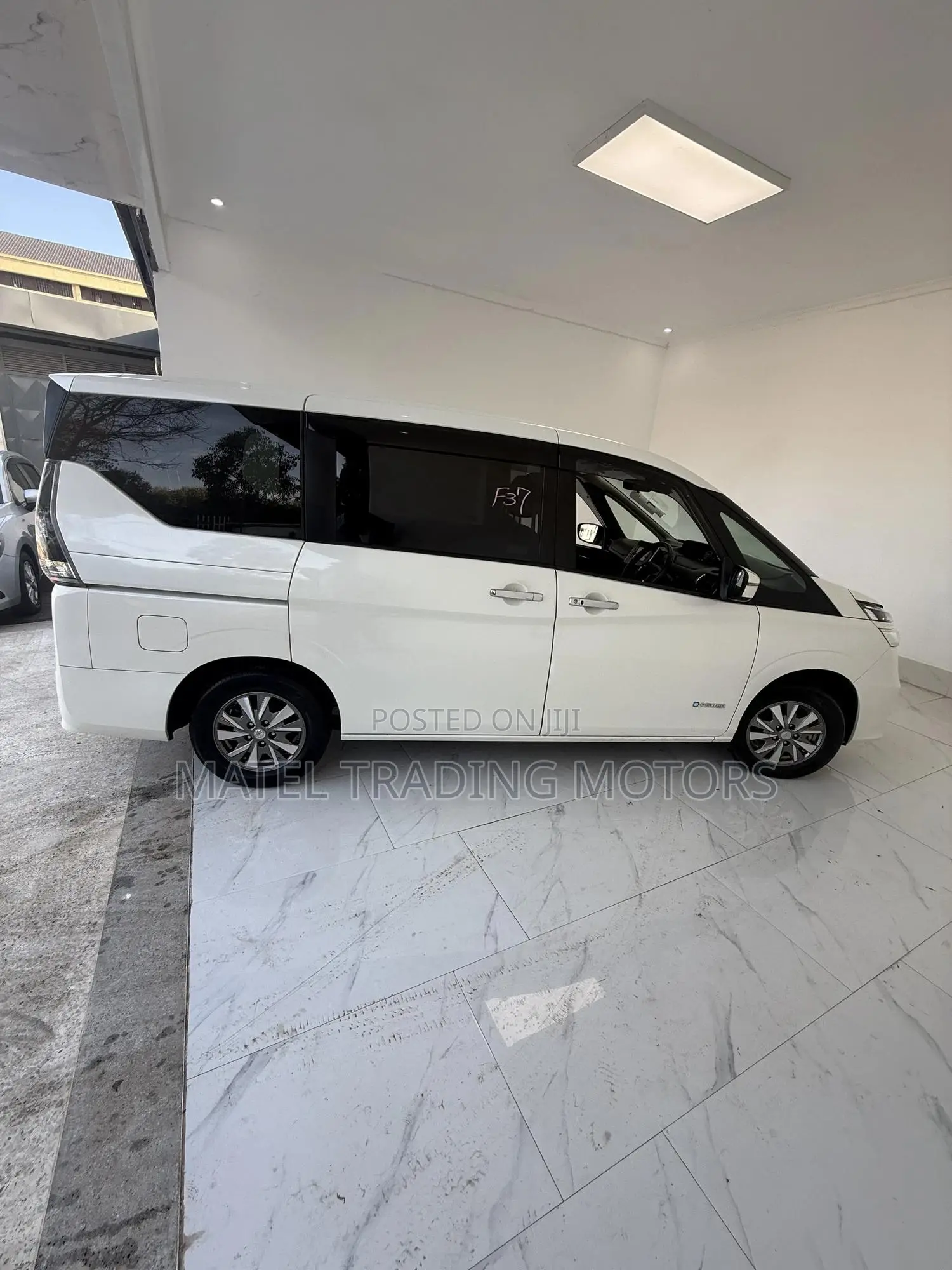 Nissan Serena 2019 White