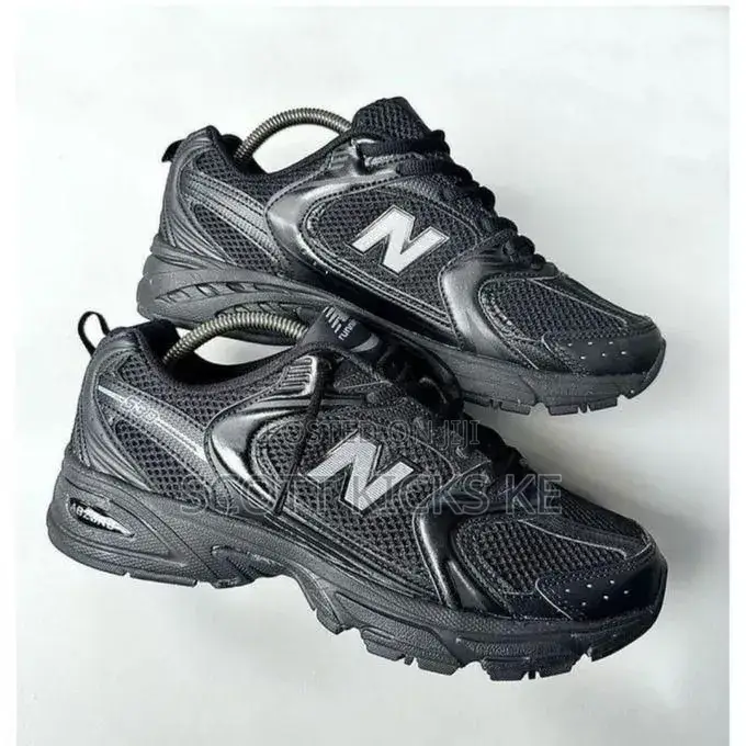 New Balance 530 Tripple Black