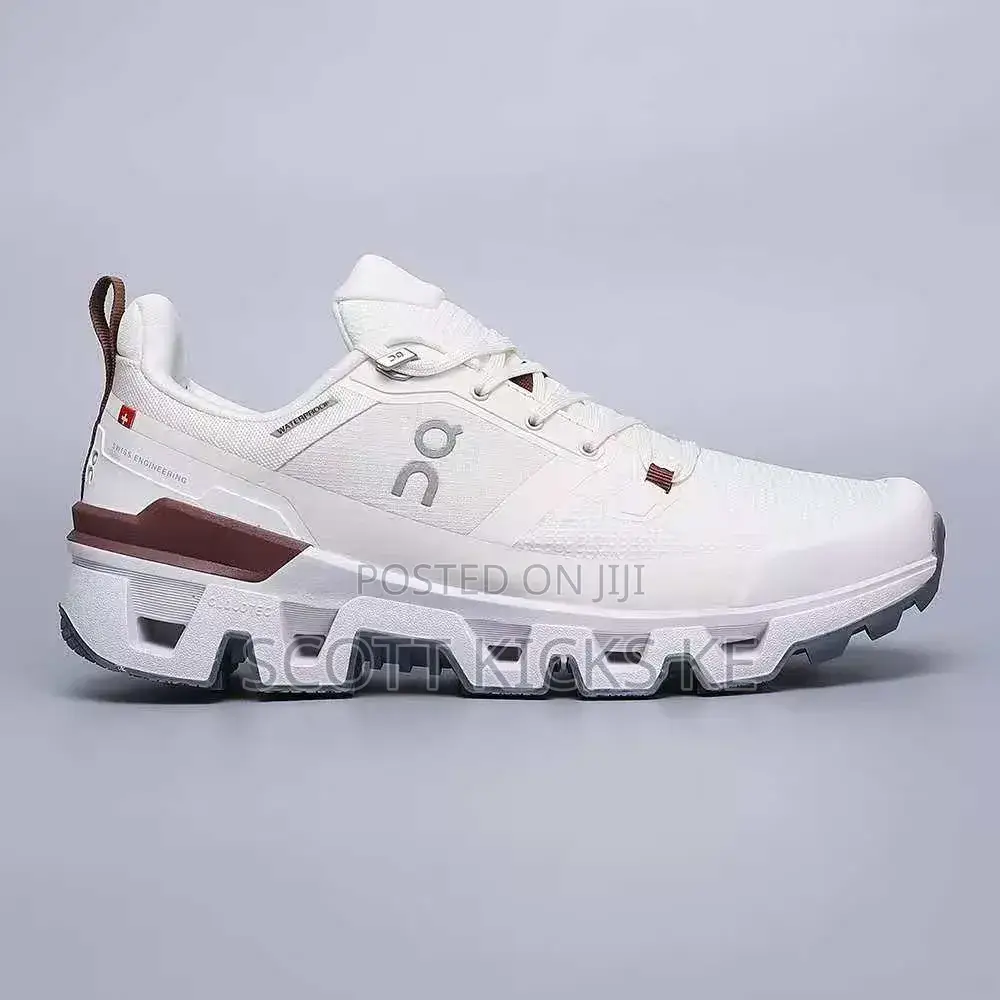 Qc(On Cloud) Low Waterproof