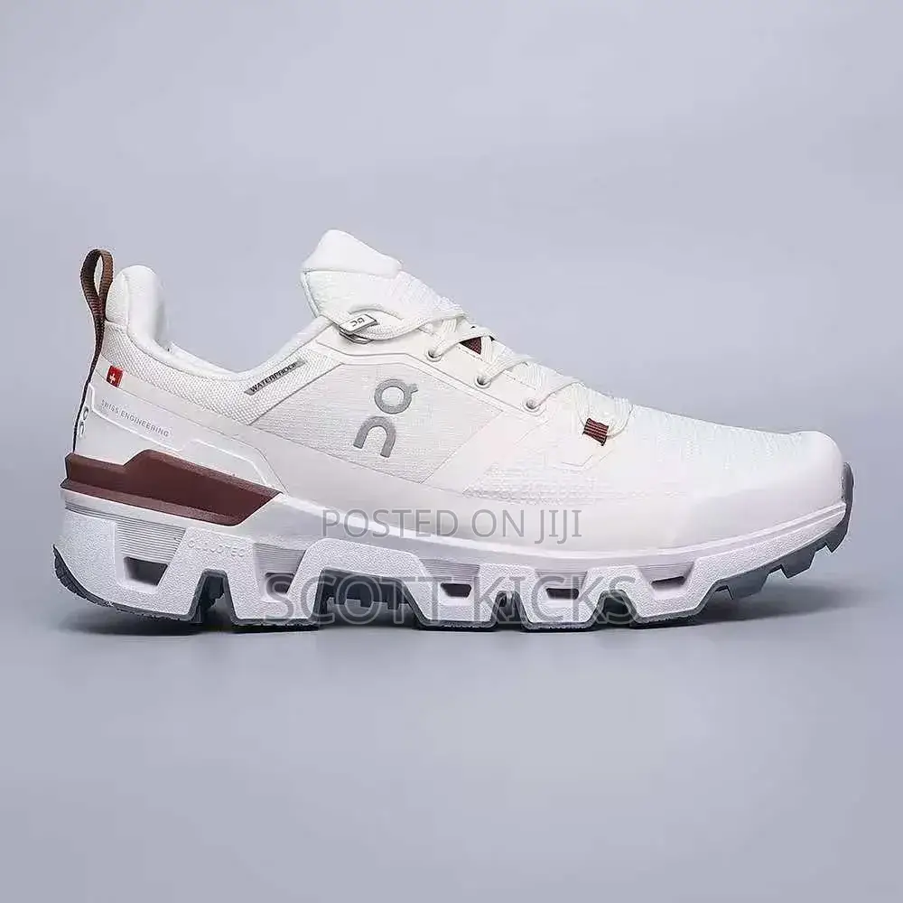 Qc(On Cloud) Low Waterproof