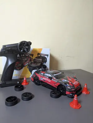 High Speed Remote Control Car Drifting Rc Car 4wd Racing Toy for Kids