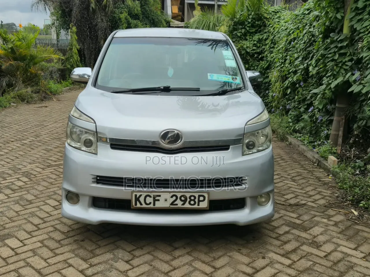 Toyota Voxy 2008 Silver