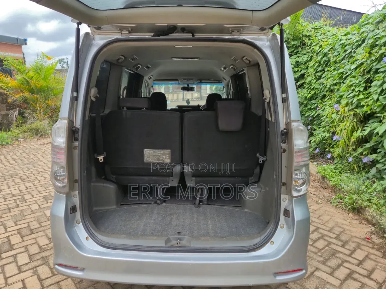 Toyota Voxy 2008 Silver
