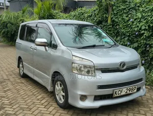 Toyota Voxy 2008 Silver