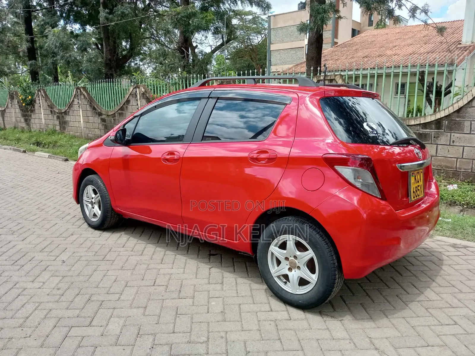 Toyota Vitz 2012 Red